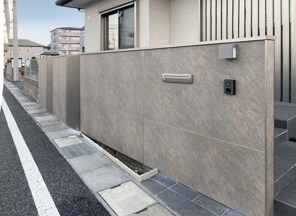 石材製の歩道用パネル 石材製の歩道用パネル